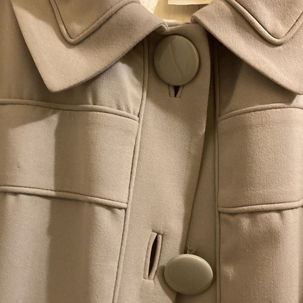 View by Walter coat Sz XL Collared button closure, lined 3/4 Sleeves - Picture 3 of 10